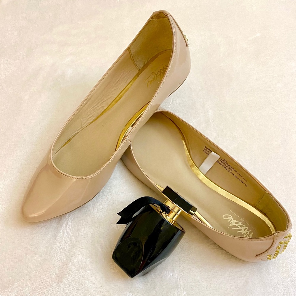Used nude color flats. Style vikki